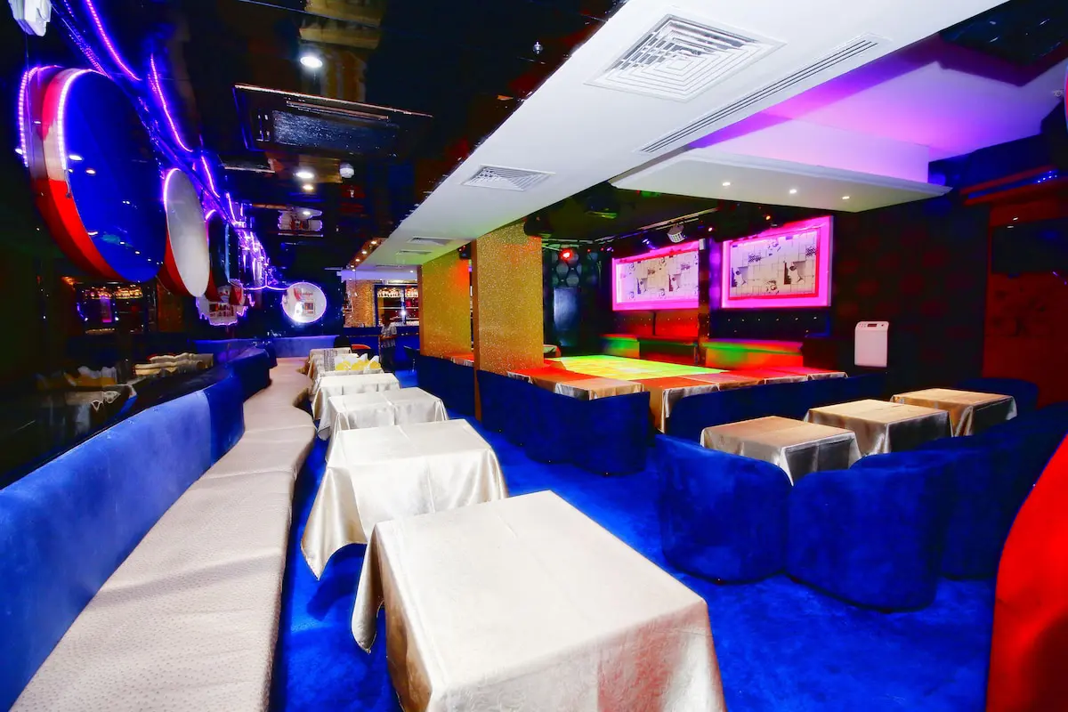 کافی شاپ هتل رویال فالکون دبی